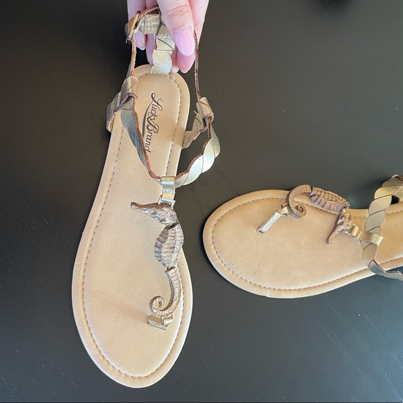 New Lucky Brand Seahorse Sandals - Picture 2 of 6